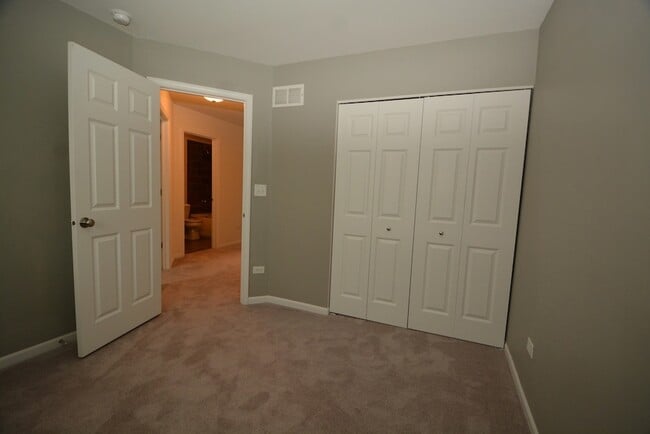 Building Photo - 2953 Madison Dr