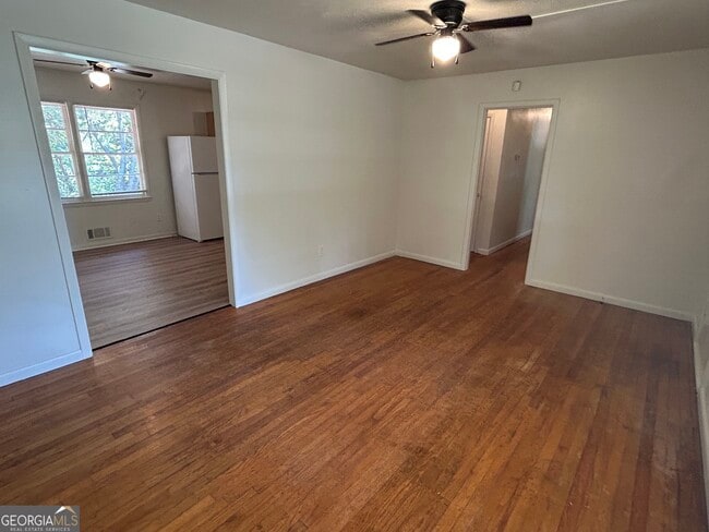 Building Photo - 161 Soule St