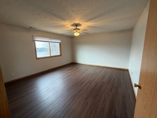 Building Photo - Large 4 bedroom house in SW Lincoln