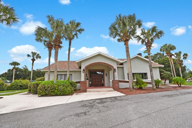 Building Photo - 3521 Carolwood Ln
