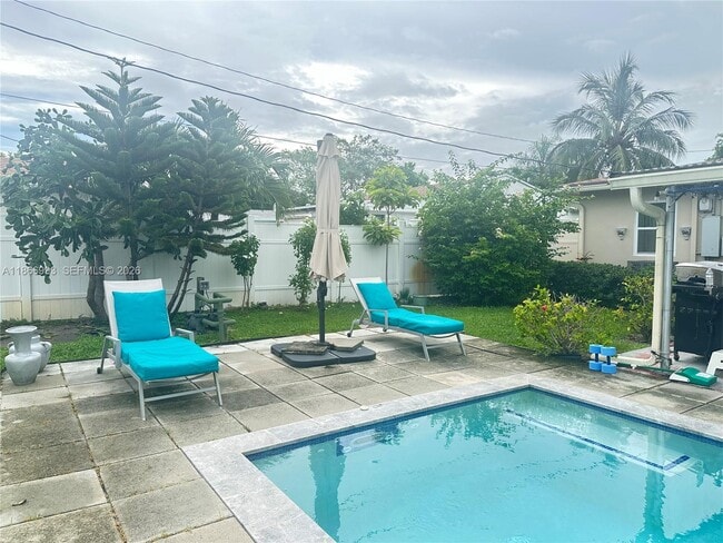 Building Photo - 1935 Arthur St