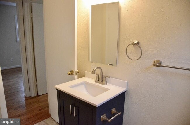 Building Photo - 1442 Rehling Dr