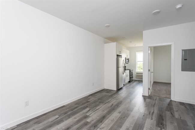 Building Photo - 1629 W Girard Ave