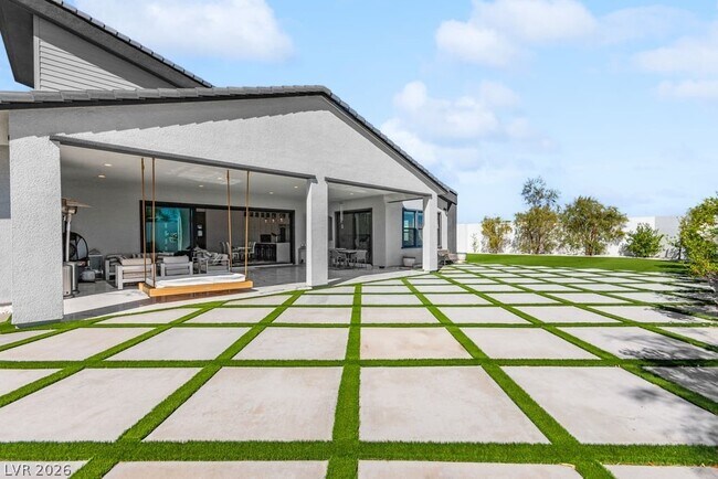 Building Photo - 4315 N Dapple Gray Rd