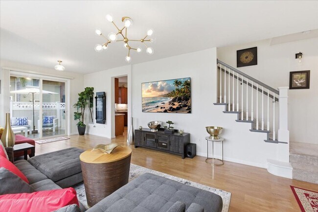 Building Photo - Modern Living in One of Lahaina’s Most Desirable Communities