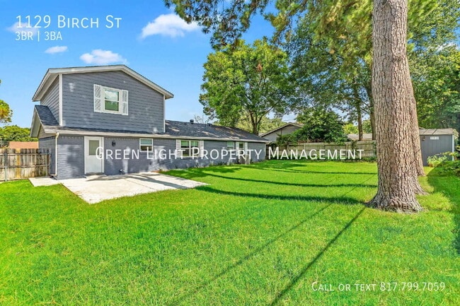 Building Photo - 1129 Birch St