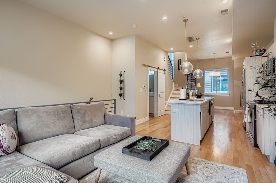 Building Photo - 2739 W 24th Ave