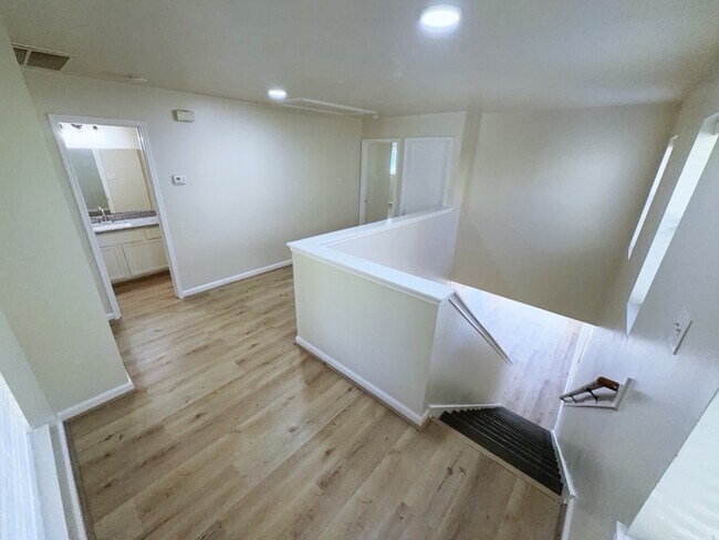 Building Photo - 6656 Sharpstown Green Cir