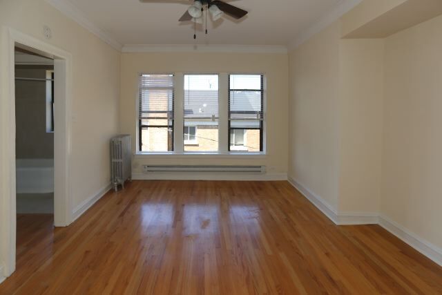Building Photo - 4644 N Paulina St