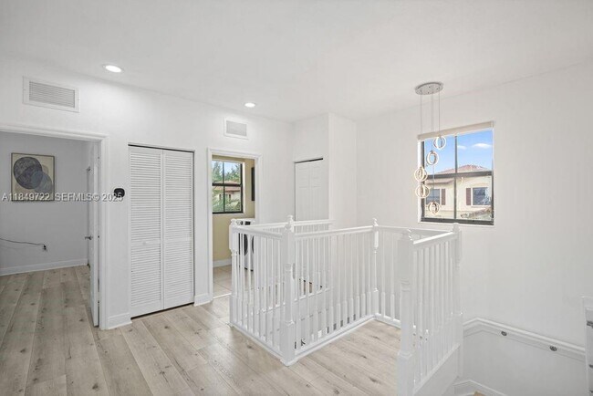 Building Photo - 10016 NW 89th Terrace