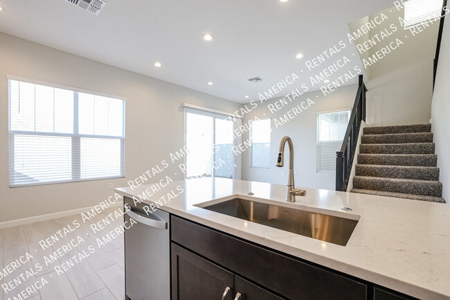 Building Photo - Desirable Community of Arabella