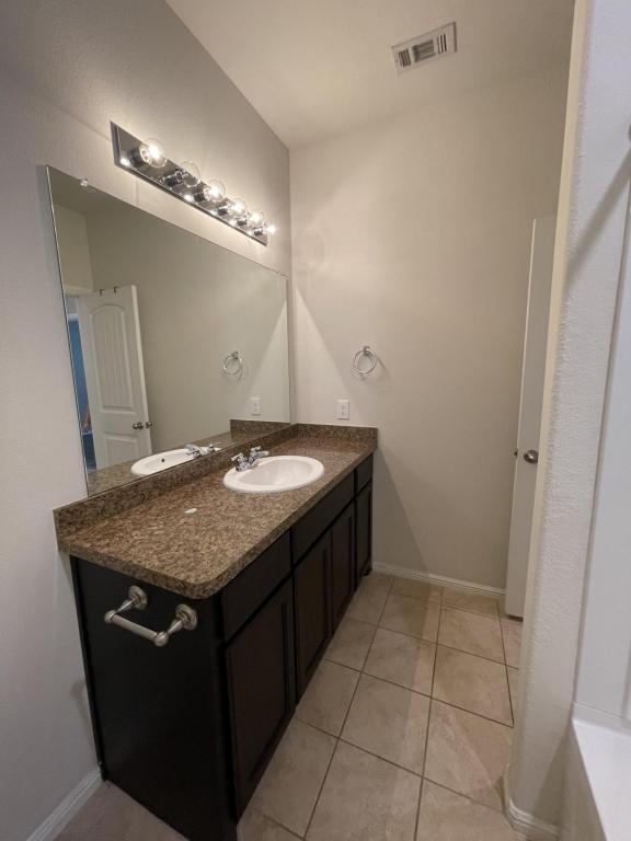 Building Photo - 744 Watson Wy