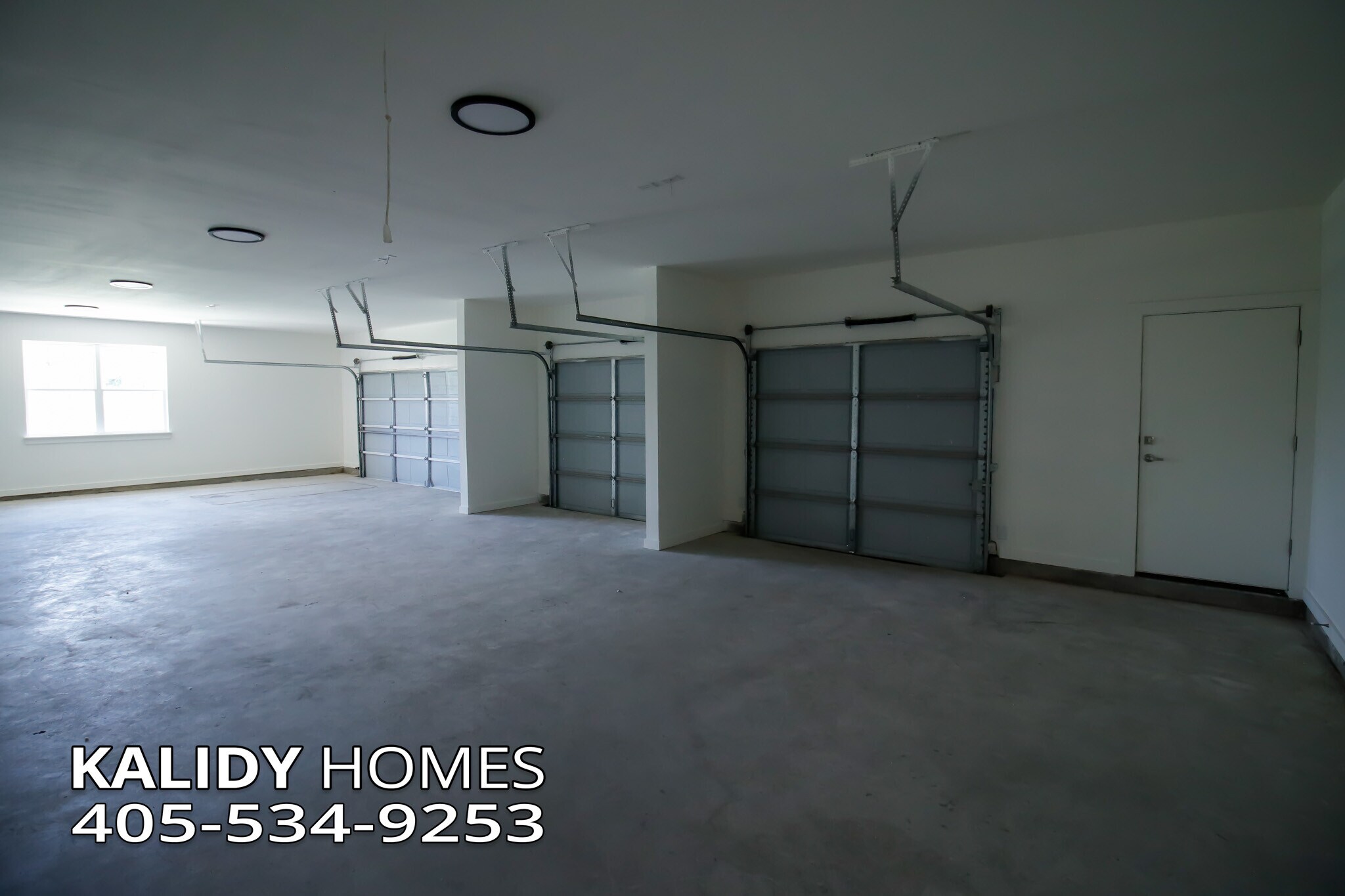 Building Photo - 17610 Salma Rd