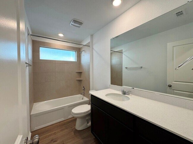 Building Photo - 208 Magione St