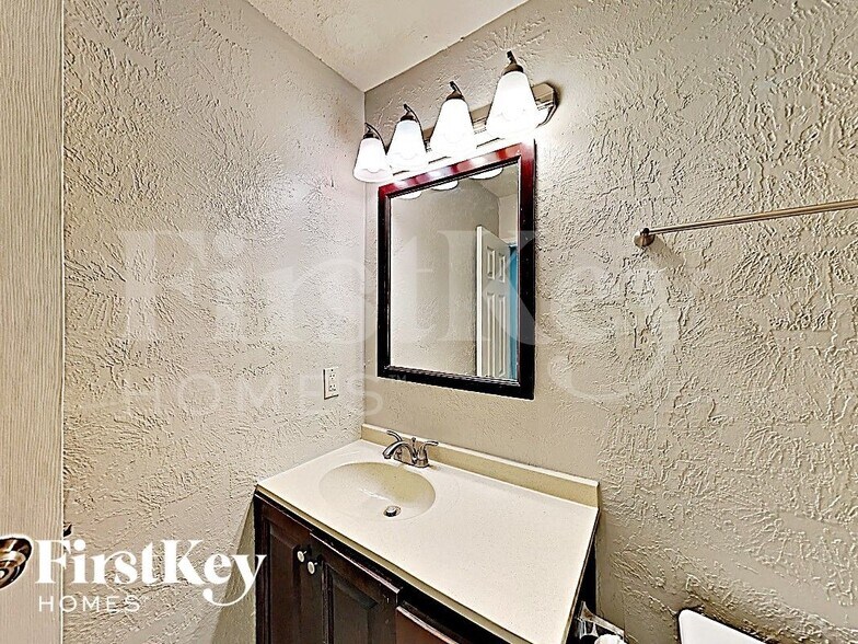 Building Photo - 16934 Macleish Dr