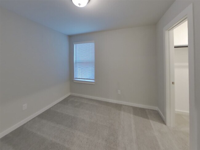 Building Photo - 22703 Terrazzo Dr