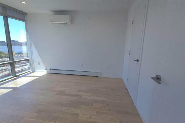 Building Photo - 40 Pinehurst Ave