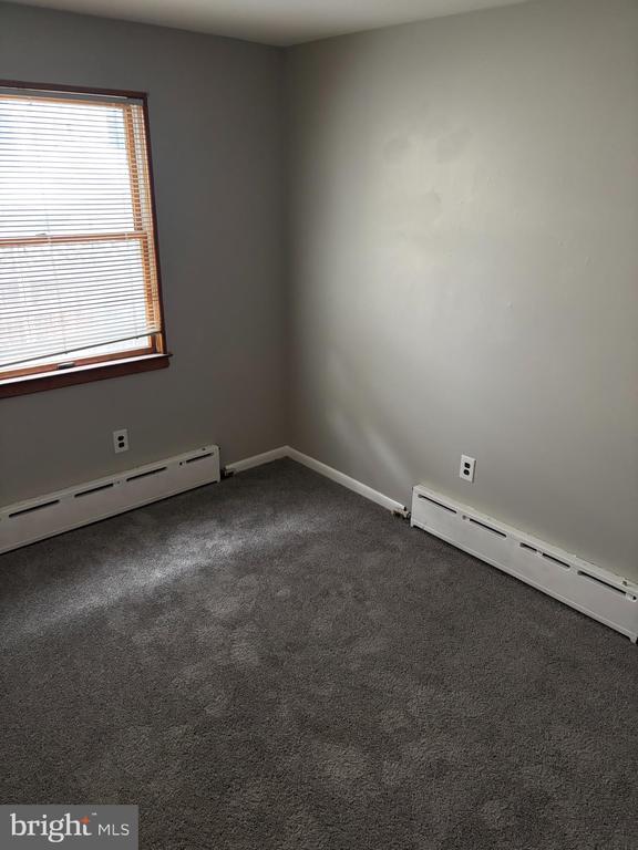 Building Photo - 820 Broad St