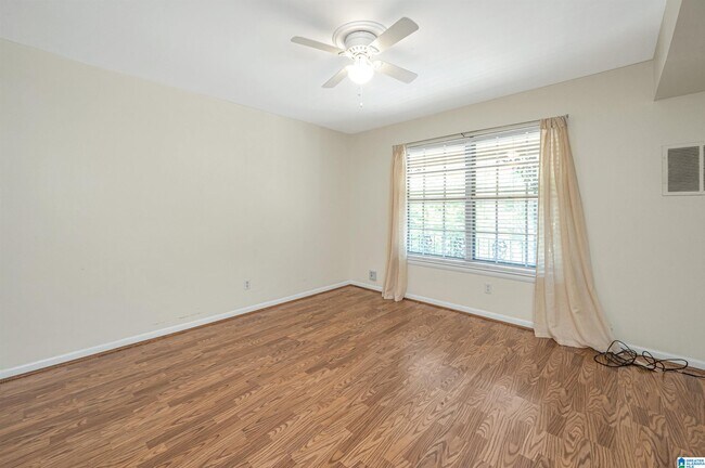 Building Photo - 2727 Highland Ave