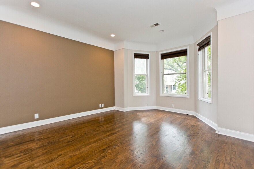 Building Photo - 4849 N Seeley Ave