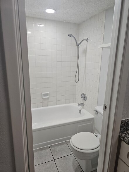 Building Photo - 6601 Sands Point Dr