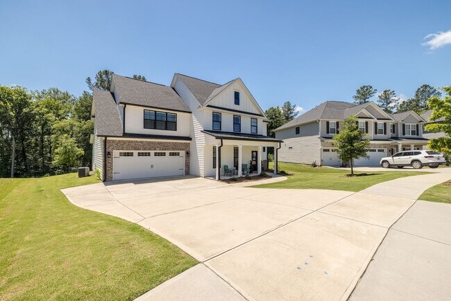 Building Photo - 821 Lost Grv Trl