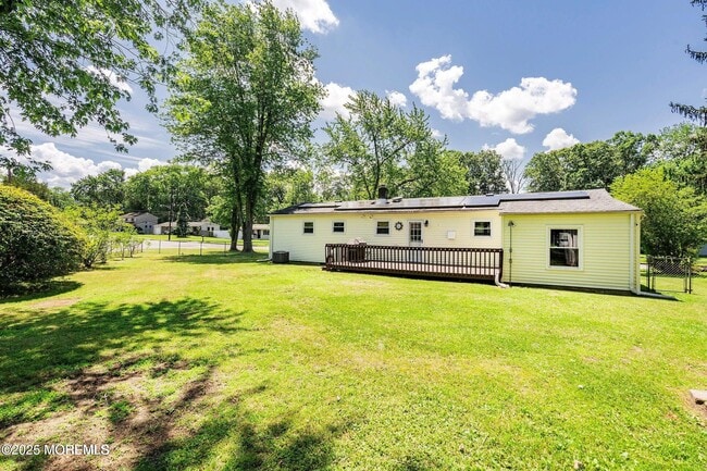 Building Photo - 6 Redwood Rd