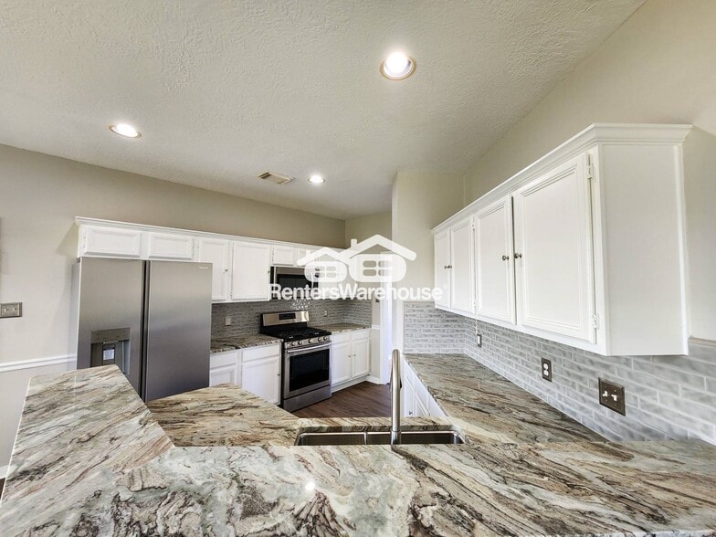 Building Photo - 2412 N Mission Cir