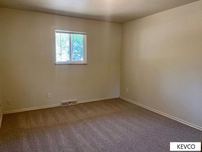 Building Photo - 343-345 W Willox Ln