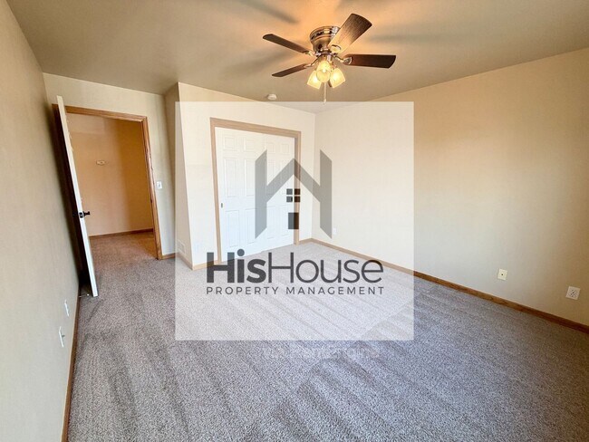 Building Photo - 2318 45th Ave