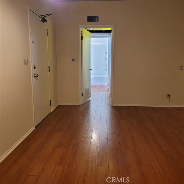 Building Photo - 11041 La Maida St