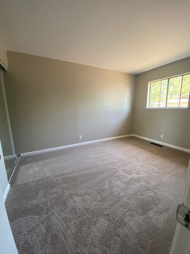 Building Photo - 1567 Ivycreek Cir
