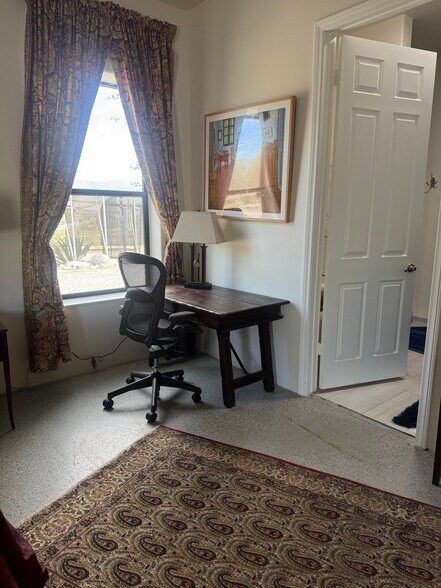 Building Photo - 15935 Mary Cir