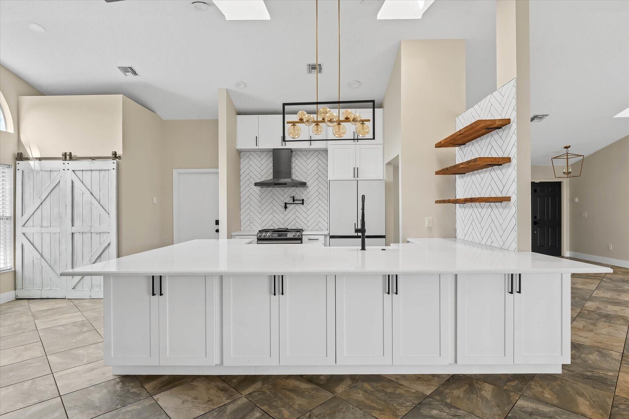 Building Photo - 1021 Corallita Ct