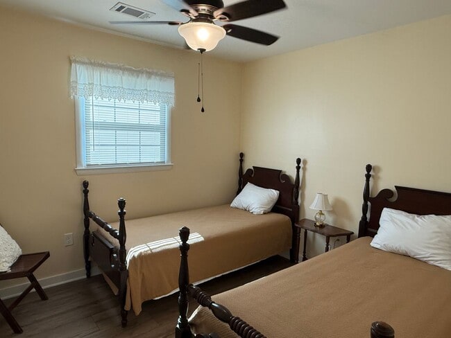 Building Photo - Intro to Homesteading! 3/1 furnished Property for rent