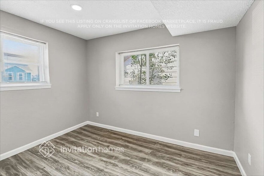 Building Photo - 5752 S Perth Pl