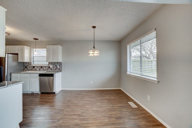 Building Photo - Charming Updated 3-Bedroom Home in South B...