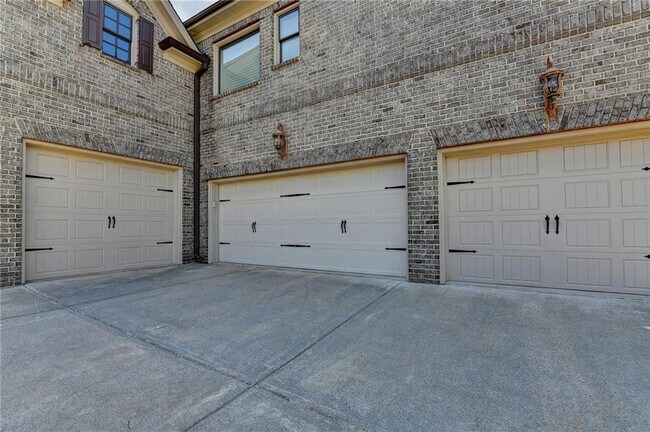 Building Photo - 11037 Estates Cir