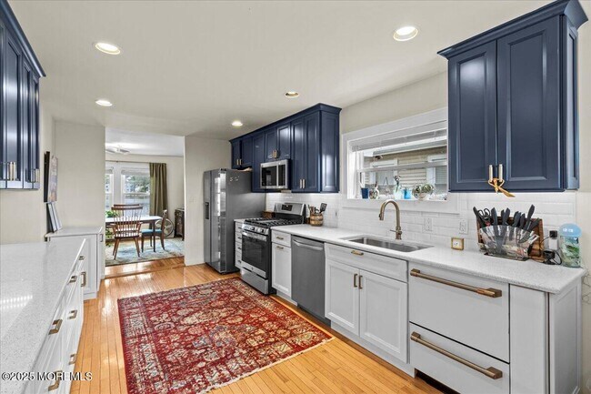 Building Photo - 1503 Comstock St