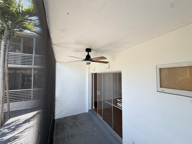 Building Photo - 1535 SE 15th St