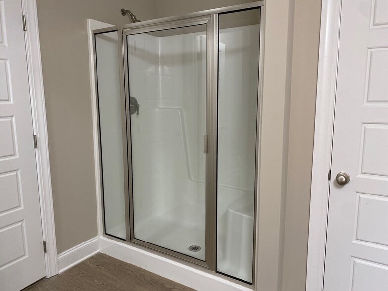 Building Photo - 160 Livingston Way