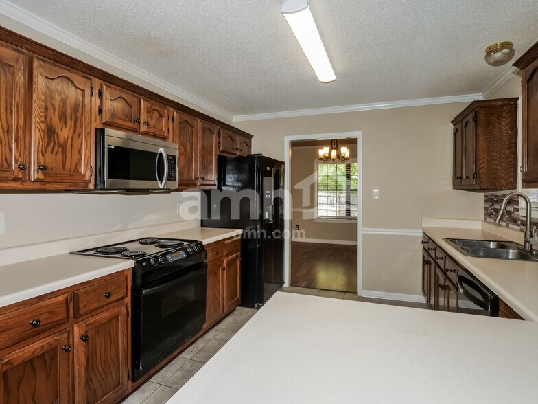 Building Photo - 8002 Jills Creek Dr