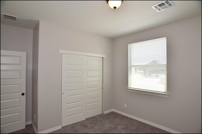 Building Photo - 10617 Hidden Palm Pl