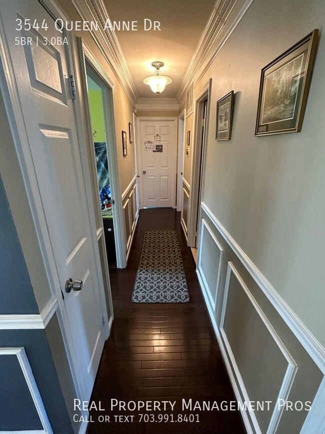 Building Photo - 3544 Queen Anne Dr