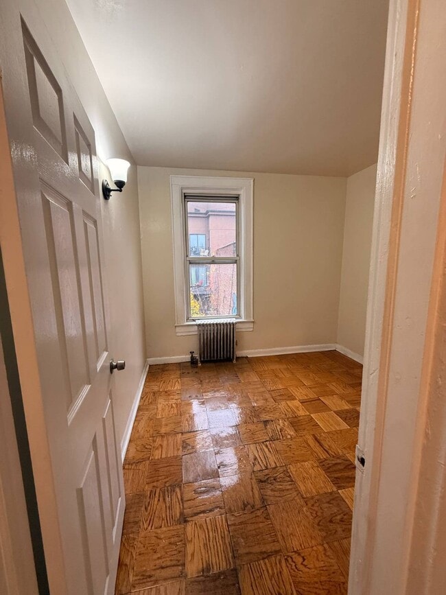 Building Photo - 2264 Pacific St