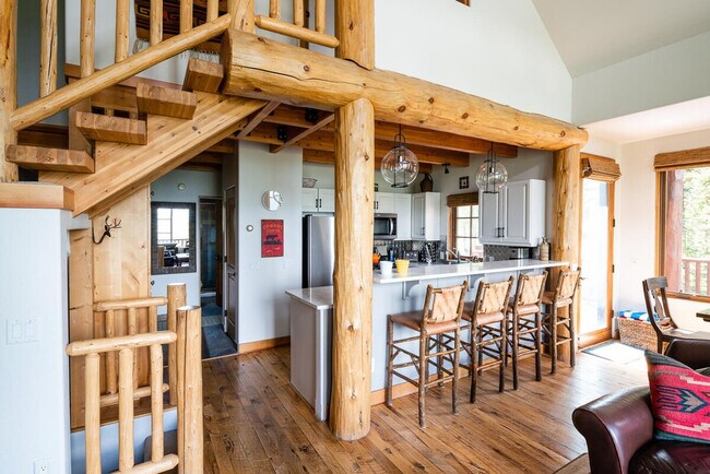 Building Photo - 7 Gambler Dr