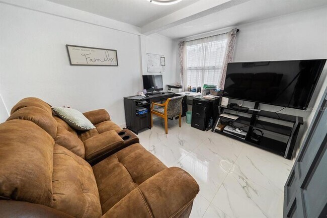 Building Photo - 3549 Rockaway Dr