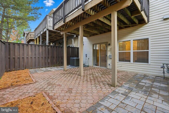 Building Photo - 47716 Bowline Terrace