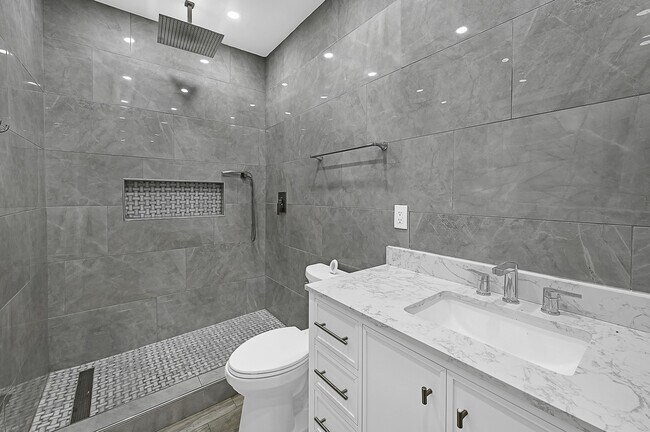 Building Photo - 12430 Pecan Ct