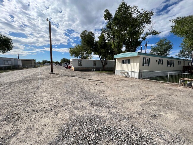 Building Photo - 2 Bedroom 1 Bath Updated Mobile Home in A ...
